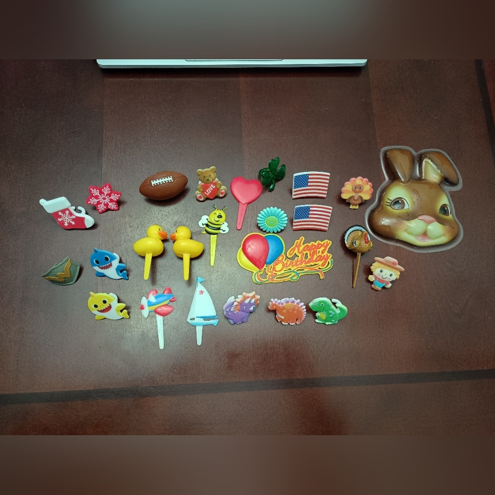 3/$10 🌟 Assorted Cute Holiday Easter Christmas Cartoon Cake Toppers Rings Mix